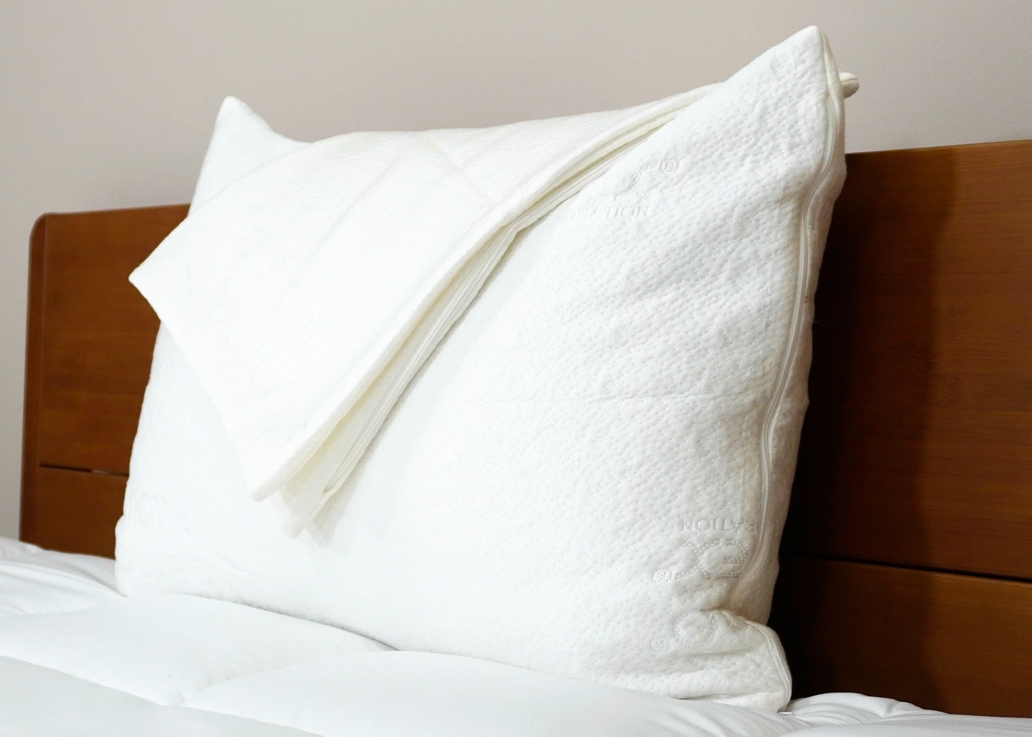 Pillowtex Bamboo Pillow Cover - Image 3