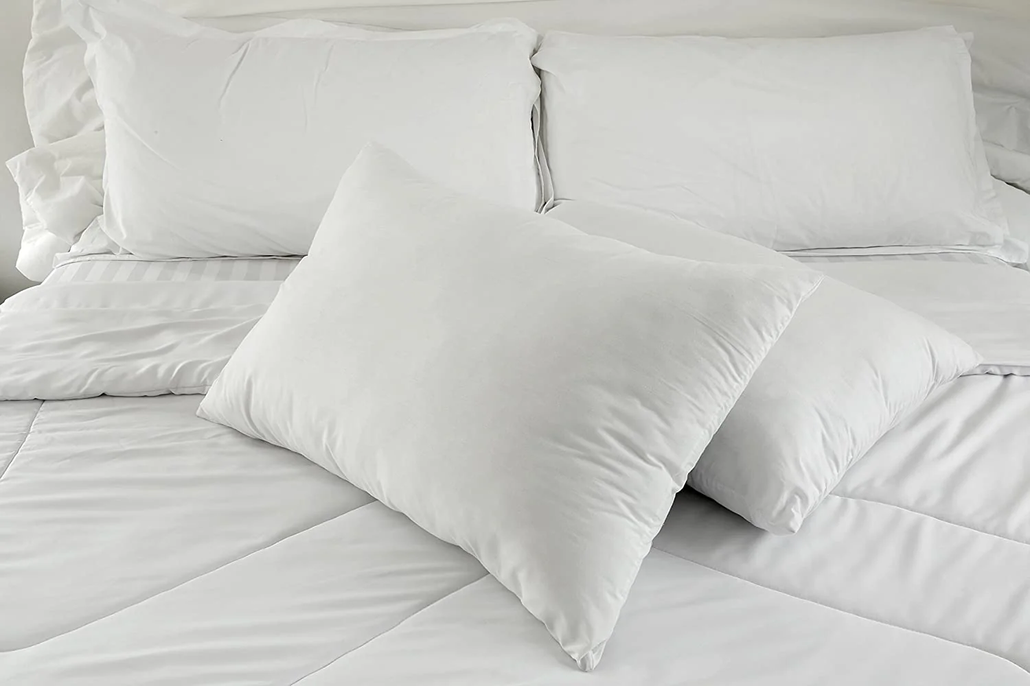 Cloud Nine Comforts 50% Feather 50% Polyester Hotel Pillow - Image 3