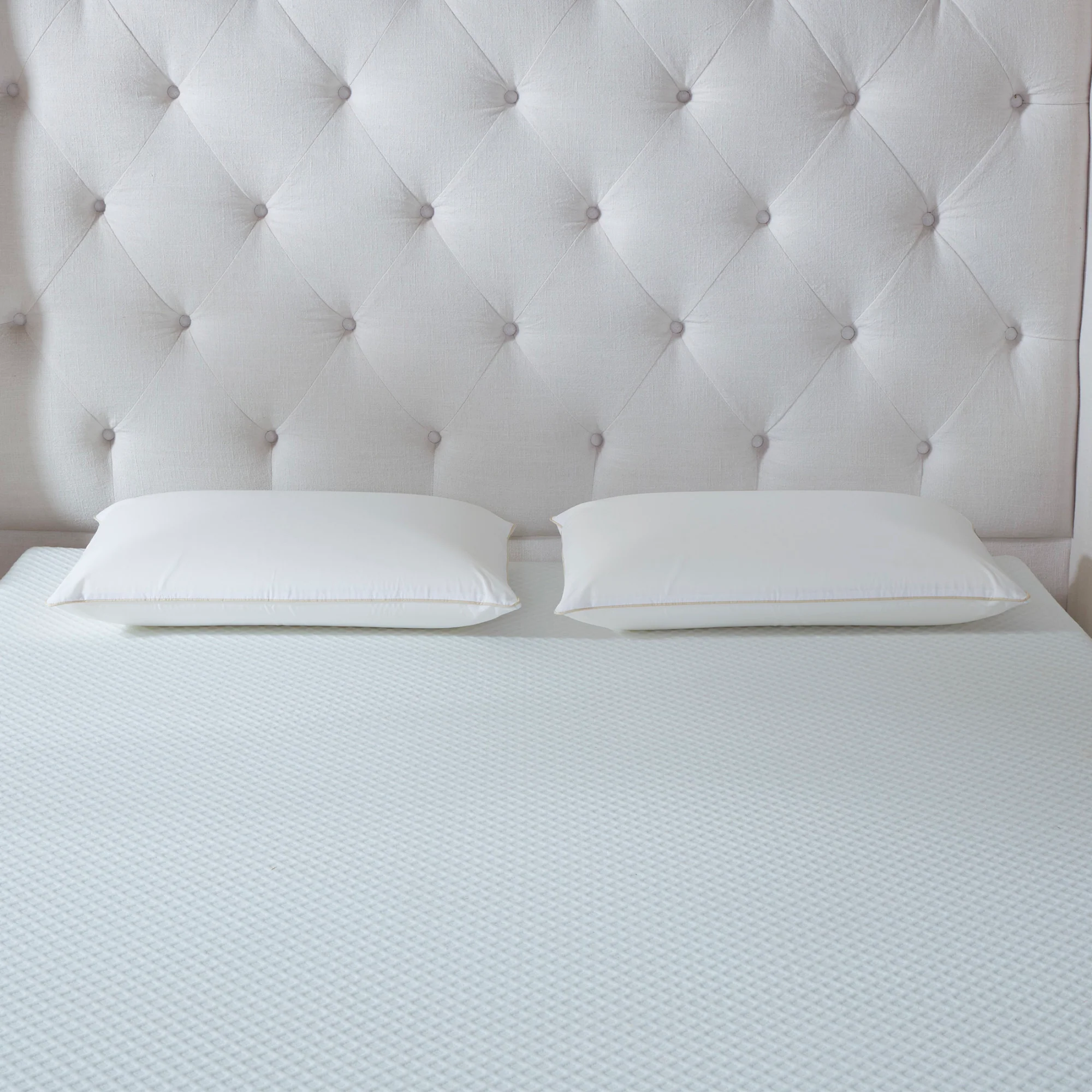 La-Z-Boy Hybrid Bliss Memory Foam Pillow - Image 3