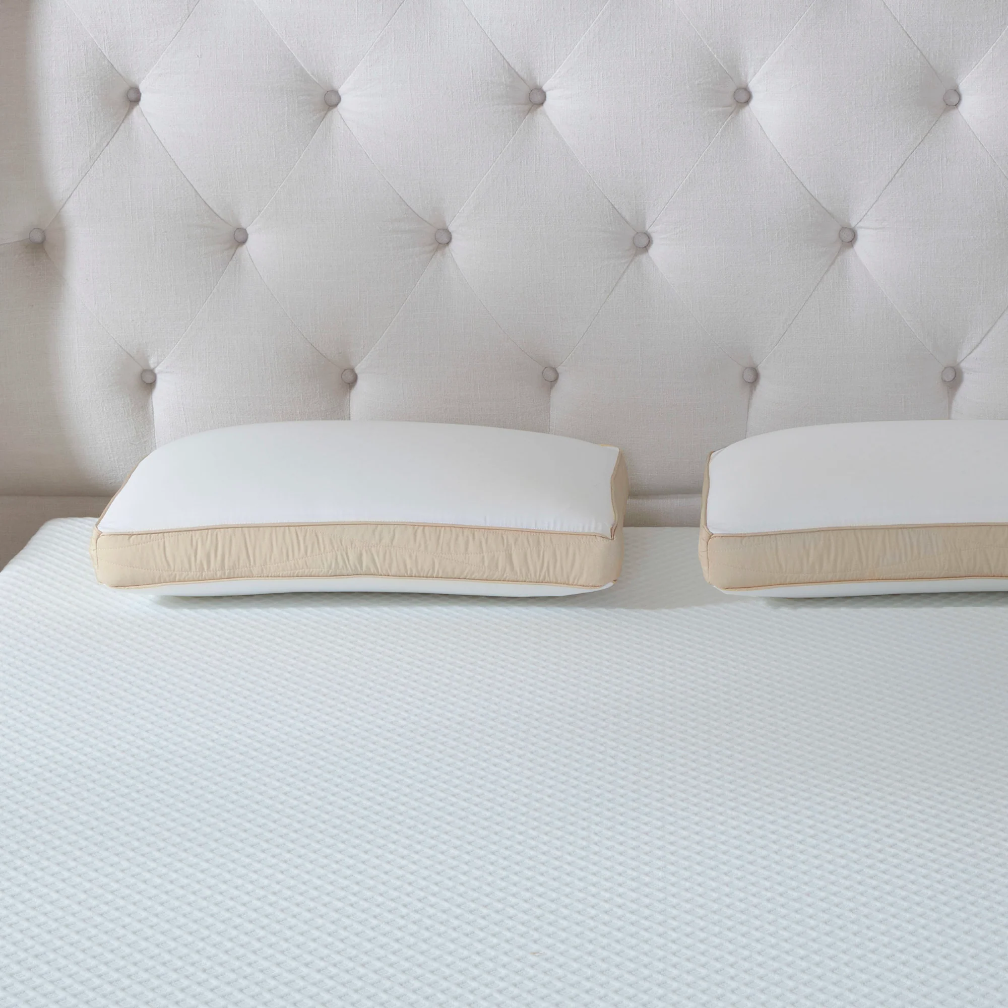 La-Z-Boy Hybrid Bliss Memory Foam Pillow - Image 9