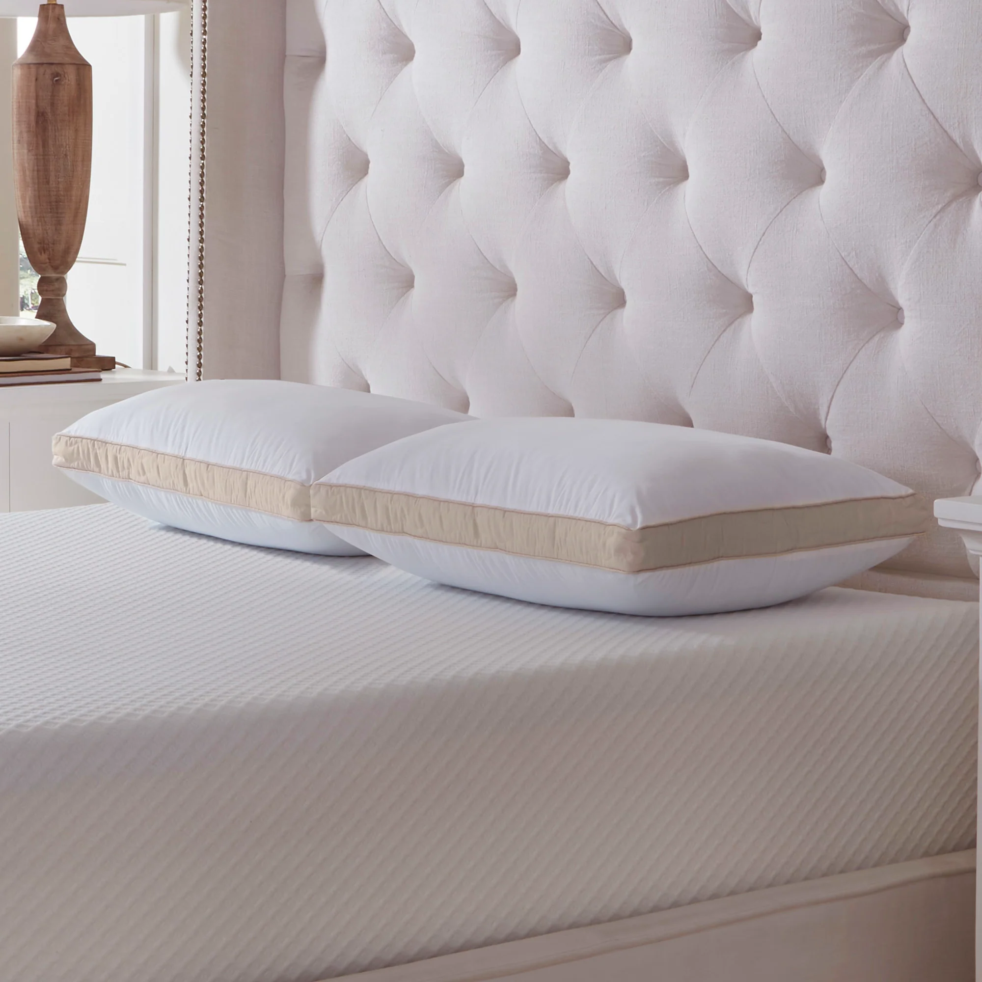 La-Z-Boy Hybrid Bliss Memory Foam | Richloft Fiber Foam Core Pillow - Image 5