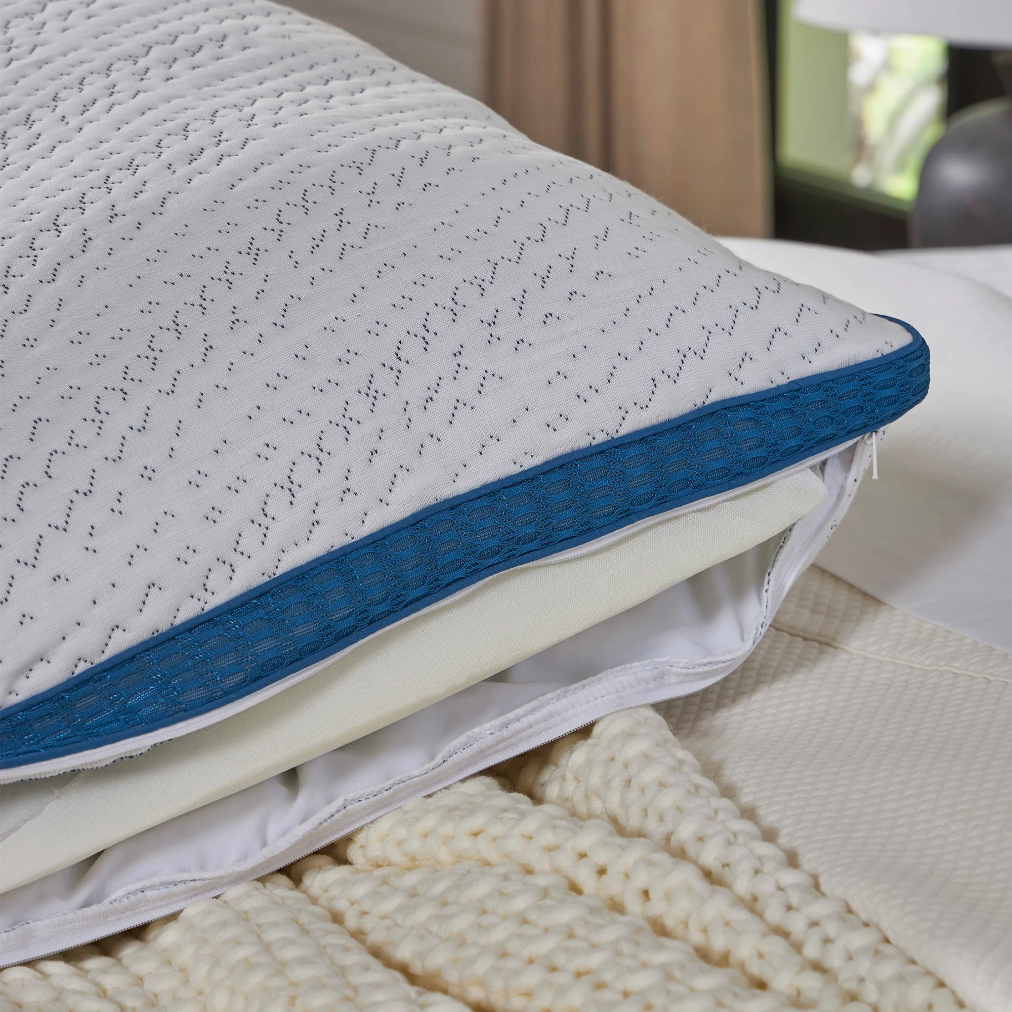 La-Z-Boy Serene Foam Hybrid Pillow - Image 3