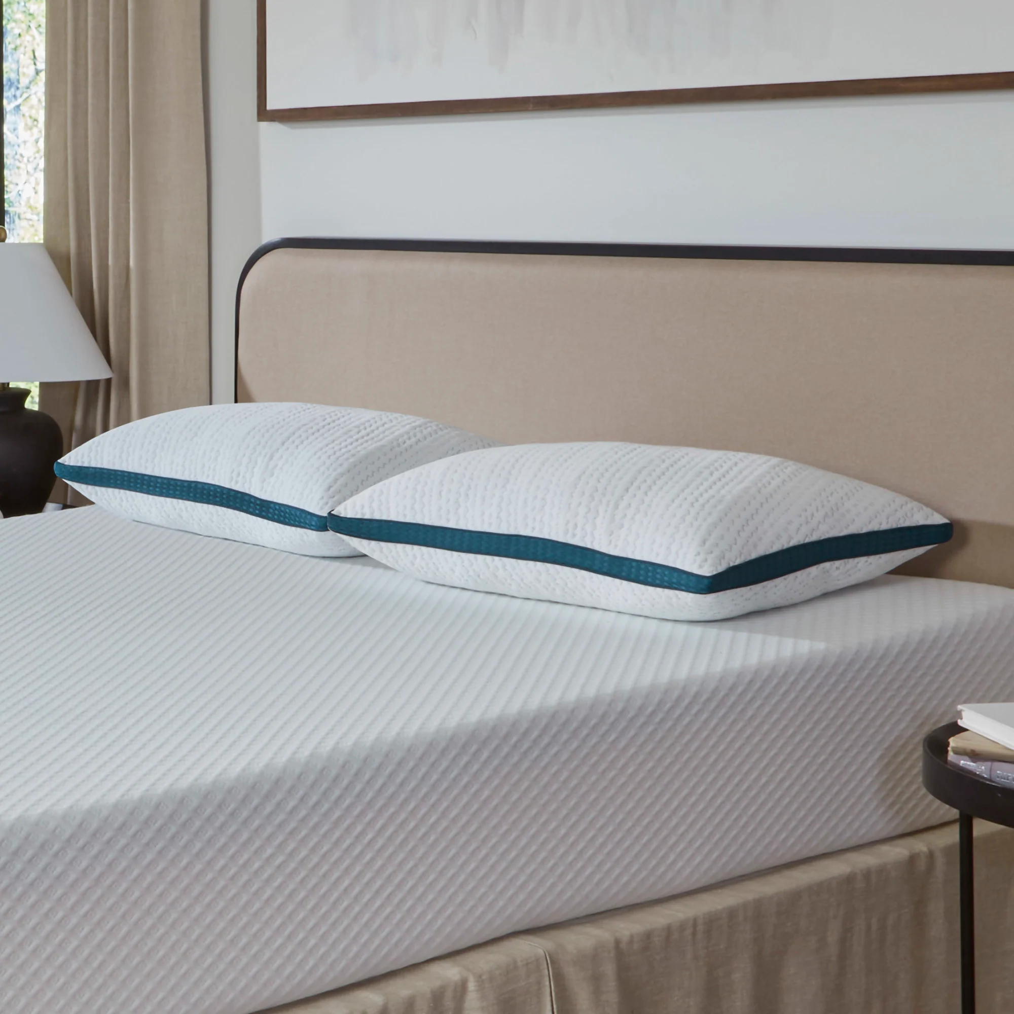 La-Z-Boy Serene Foam Hybrid Pillow - Image 4