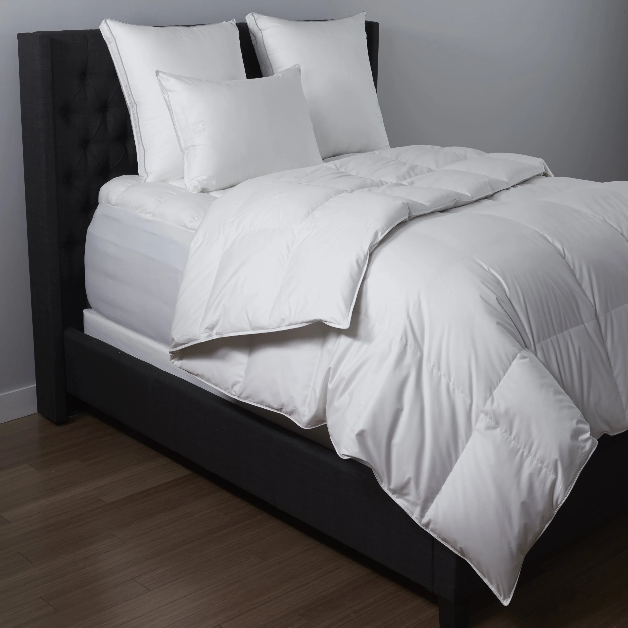 Hollander Live Comfortably White Goose Down Comforter | Level 3 Warmest - Image 3