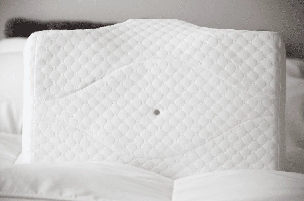 Opulence Cervical Memory Foam Pillow | Anti-Wrinkle and Anti-Aging Pillowcase Included - Image 4