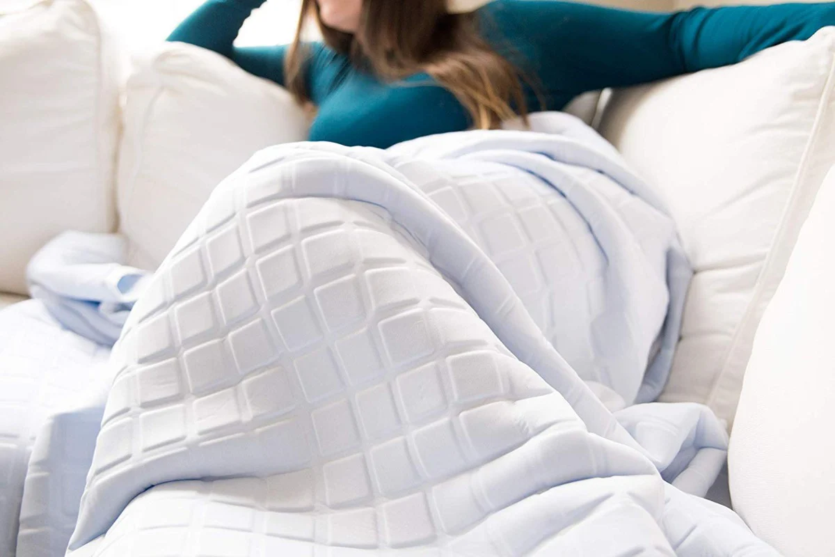 Opulence Glacier Blanket | Cooling & Weighted - Image 3