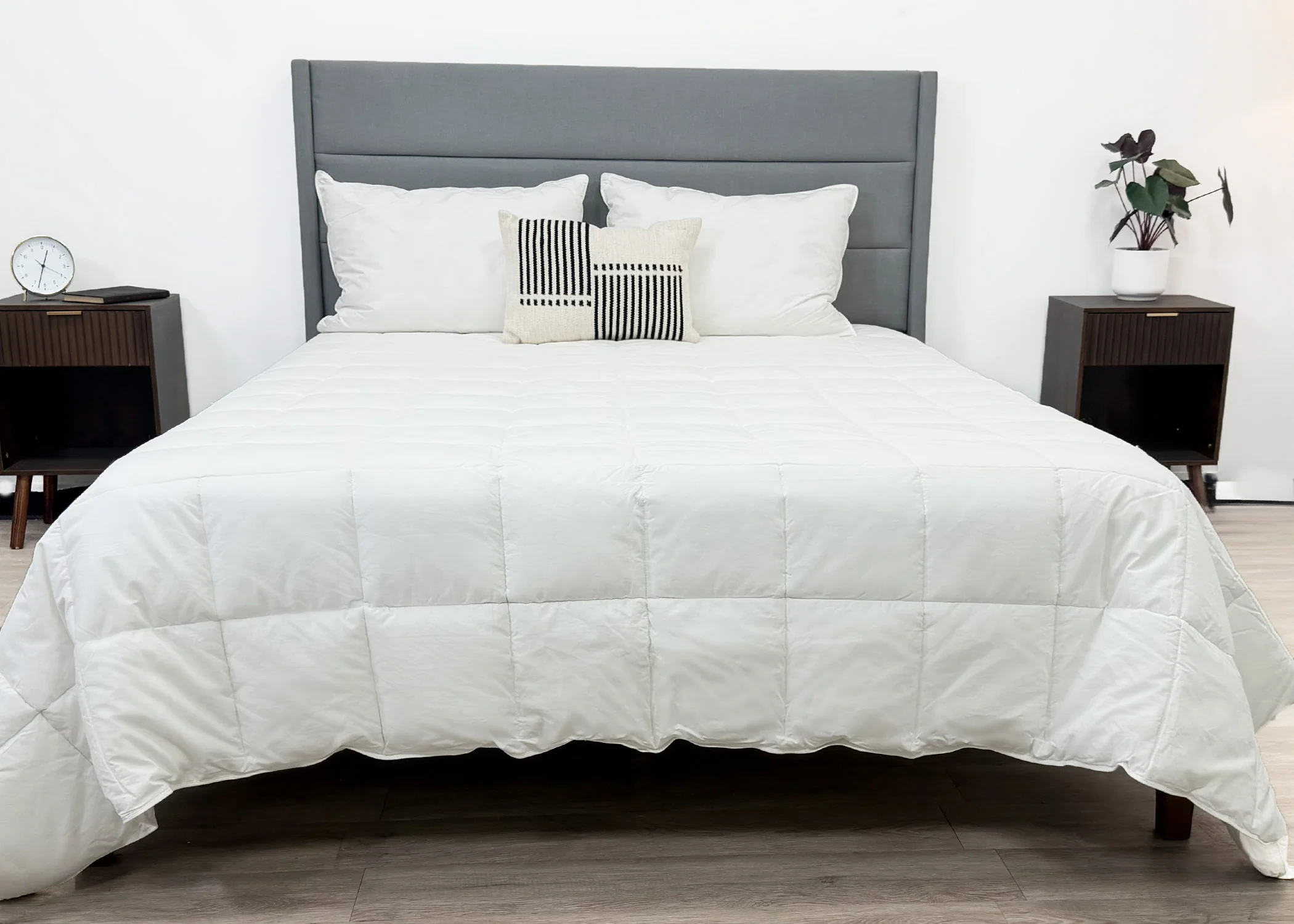 Pillowtex Hotel Blanket | Soft Fabric & Silky Smooth Fill - Image 4