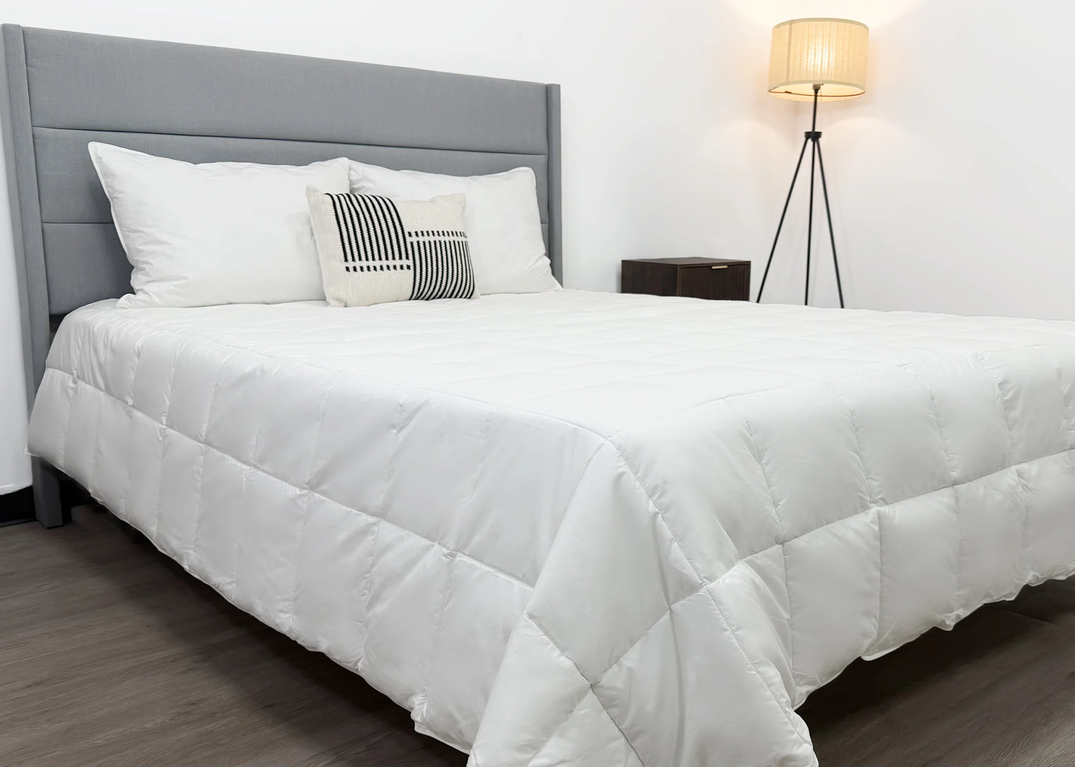 Pillowtex Hotel Blanket | Soft Fabric & Silky Smooth Fill - Image 6