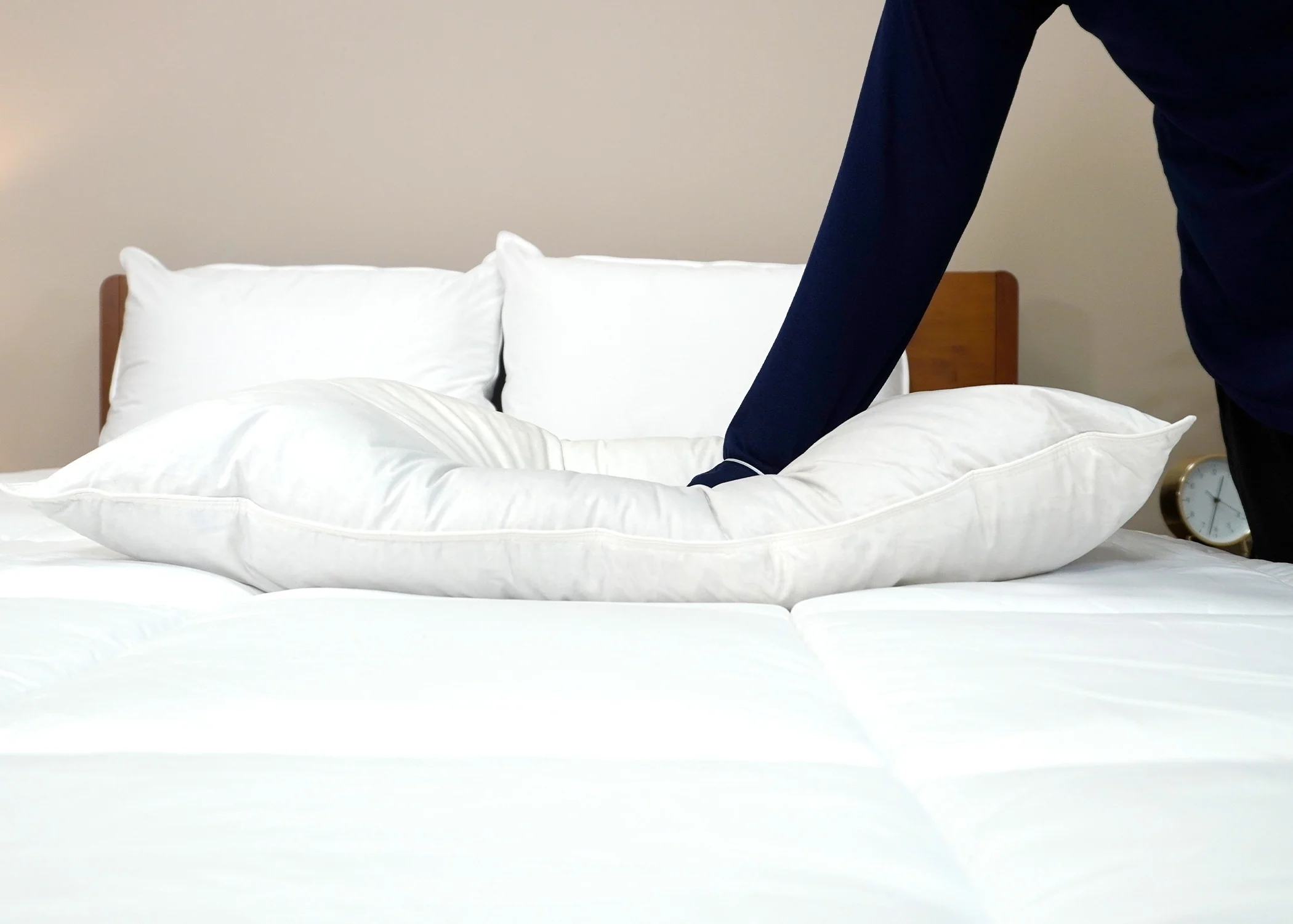 Pillowtex Luxury Core Down and Feather Pillow | 25% Feather/75% Down - Image 13